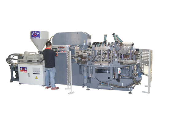 1つは機械を作る回転式ポリ塩化ビニールの靴の足底を着色する